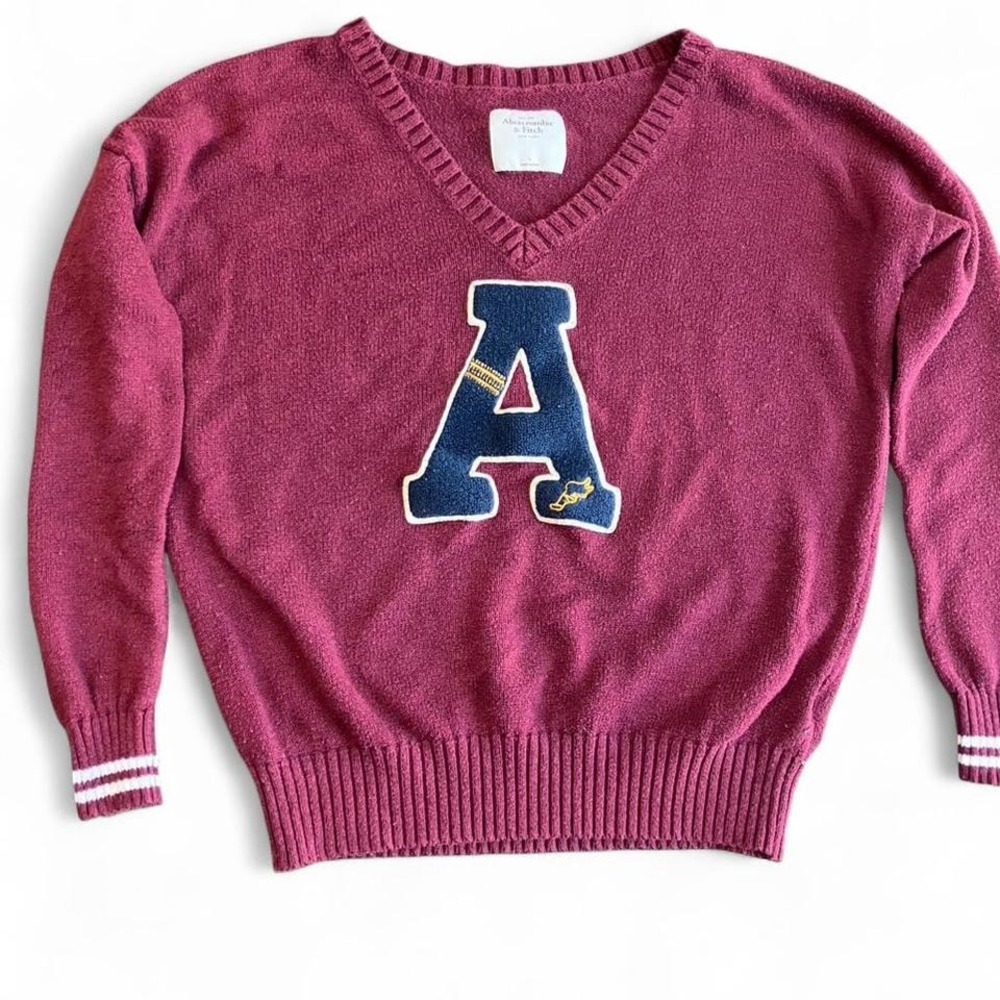 Abercrombie & Fitch maroon sweater